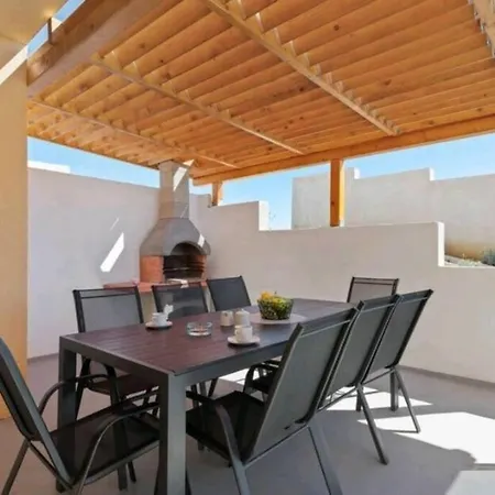 Luana Holiday home