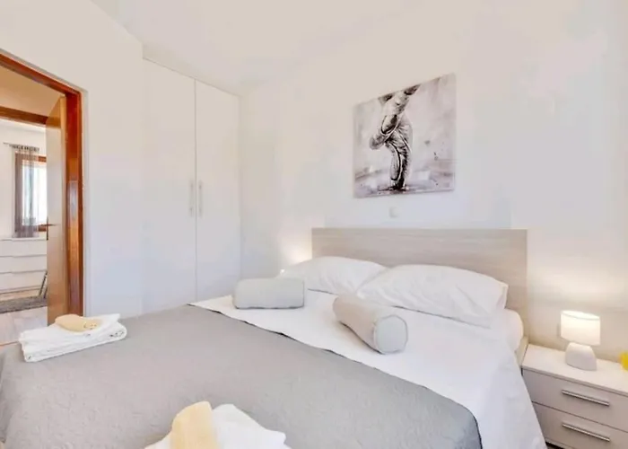 Luana Hébergement de vacances *