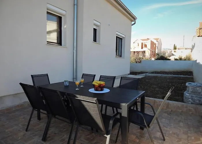 Luana Hébergement de vacances Maslenica